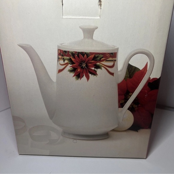 Poinsettia Christmas Teapot Coffee Pot Fine Porcelain drink pitcher floral - Picture 9 of 10